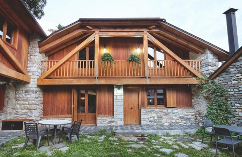 Barruera House | Experience Casa Pubill: Family-Friendly Rural Getaway