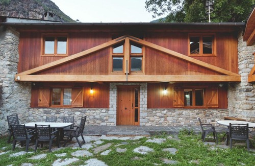 Barruera House | Experience Casa Pubill: Family-Friendly Rural Getaway