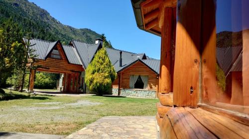 Lago Puelo Bed & Breakfast | Cozy B&B Casapuelo: Family-Friendly with Hot Tub & Breakfast