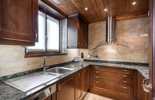 Pujo Ski Chalet | Relaxing Stay at Casa Pujo for 6 Adults, Near Baqueira