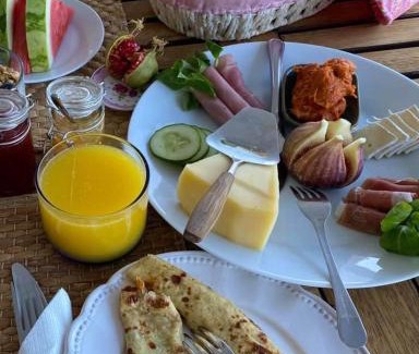 Villanueva de Algaidas Bed & Breakfast | Beautiful Casa Pura Vida: Oceanfront Retreat with Pool