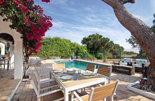 Vale do Garrao Villa | Relax at Casa Quarenta Garrão: A 4-Star Family Retreat