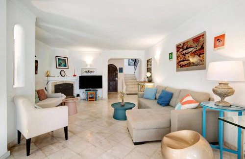Vale do Garrao Villa | Relax at Casa Quarenta Garrão: A 4-Star Family Retreat