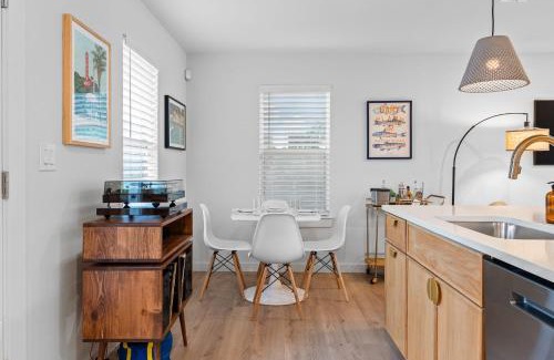 Central East Austin House | Casa Que Canta by AvantStay Private Pool Firepit Walkable East Austin Gem