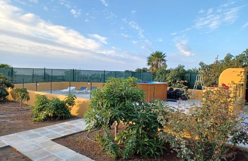 La Mancha House | Casa Quemahierro 2: Family-Friendly Retreat with Pool