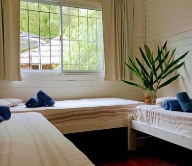 Partido de Tigre Villa | Quinta Llamame Antigua: Oceanfront Retreat with Top Reviews