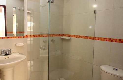 Quinta Paredes Hotel | Budget-Friendly Casa Quinta Embajada with Spa & Breakfast