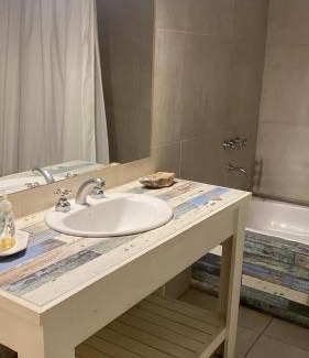 Mercedes House | Casa Quinta En mercedes hasta 10 personas en 3 dormitorios, con Pileta