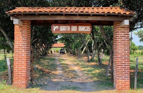 Neembucu Department House | Cozy Casa Quinta: Family & Pet-Friendly near Pilar Ñeembucú