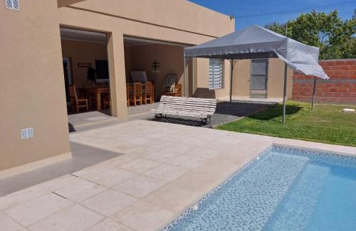 Gowland House | Pet-Friendly Casa Quinta LA ESQUINA with Oceanfront Views