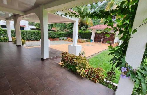 Villavicencio Villa | Discover Casa Quinta Las Palmas: Family-Friendly Retreat