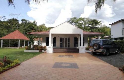 Villavicencio Villa | Relax at Casa Quinta Las Palmas with Family-Friendly Amenities