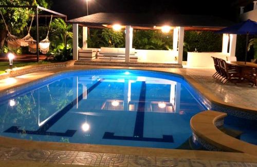 Girardot House | Discover Casa Quinta: A Family-Friendly Oasis in Girardot