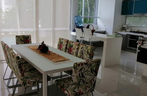 Girardot House | Private Casa Quinta with Pool & Spa in Lagos del Peñón