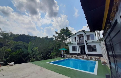 Villeta Apartment | Relax at Casa Quinta: Family & Pet-Friendly Retreat