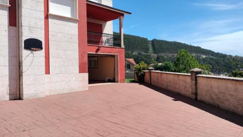 Cobres House | Family-Friendly Stay at Casa Ría de Vigo Near the Coast