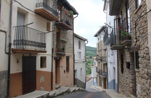 Vilafranca Ski Chalet | Highly Rated Casa Rústica with Mountain Views in Villafranca