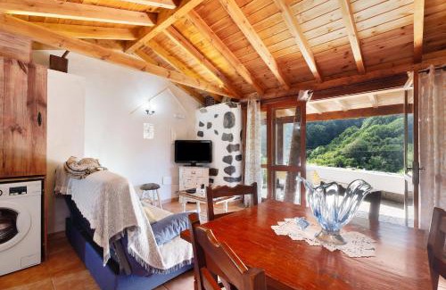 Agulo House | Pet-Friendly Casa Rural Medina 2: Ideal Family Retreat