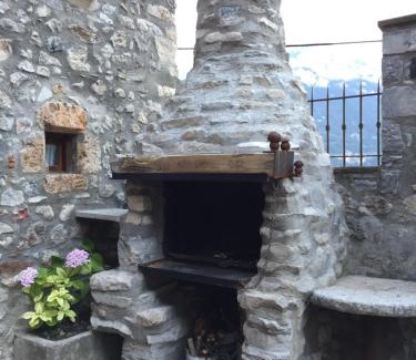 Sin House | Welcoming Casa Ramón El Pallé: Pet & Child Friendly Retreat