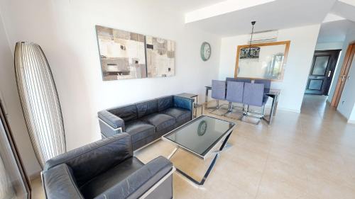 L'Ampolla House | Coastal Retreat at Casa Raquel with Ocean View Amenities