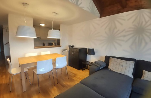 Villanua House | Villa Villanúa: Ideal Family Retreat with Spa Amenities