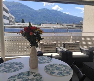 Locarno Apartment | Discover Casa Renoir - Steps from Zee, Rated 10/10!