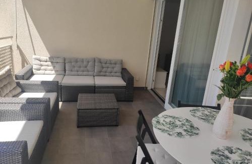 Locarno Apartment | Discover Casa Renoir - Steps from Zee, Rated 10/10!