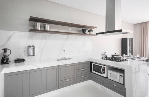 Nova Esperanca House | Relax at Casa Requinte with Pool and Spa Amenities