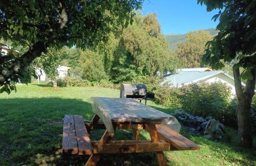 San Carlos de Bariloche Ski Chalet | Casa Retro: Family-Friendly Retreat with Perfect Reviews
