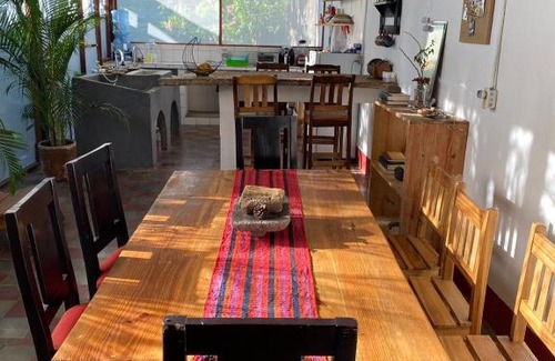 Granada House | Budget-Friendly Stay at Casa Rey Garrobo with Kitchen Access