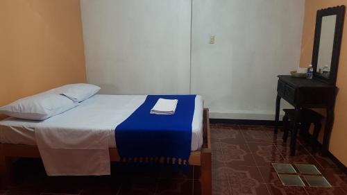 Del Cerrillo House | Eco-Friendly Casa Rincón: Family-Ready with Breakfast Included