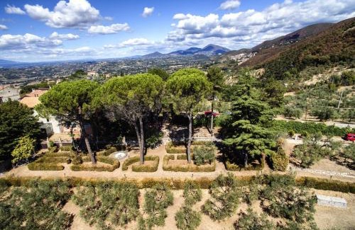 Poggio Mirteto Villa | Casa Rinaldi: Oceanfront Retreat with Exceptional Amenities