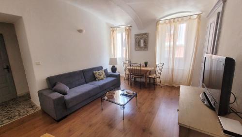 Omessa Apartment | Family-Friendly Getaway at Casa Rione – Rated 8/10!