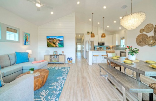 Shibui Sands House | Unwind at Casa Rita: Private Pool and Beach Access