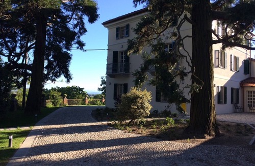 Asti Villa | Casa Rita: Relaxing Retreat with Pool and Ocean Views