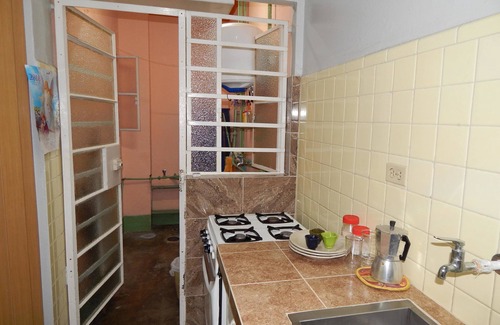 Centro Havana House | Discover Casa Rita: Relaxing Spa and Family-Friendly Stay