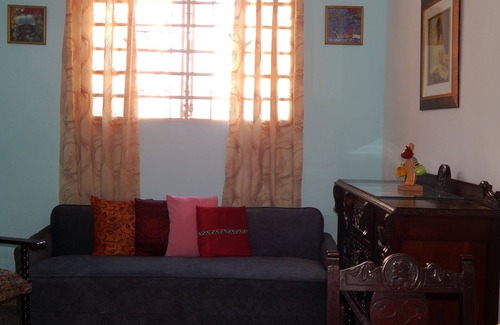 Centro Havana House | Discover Casa Rita: Relaxing Spa and Family-Friendly Stay