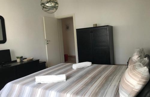 Carpenedo Apartment | Discover Casa Rita: Pet-Friendly Retreat with Hot Tub