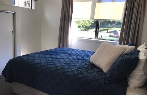 Porirua House | Experience Comfort at Casa Riveria - Your Ideal Getaway