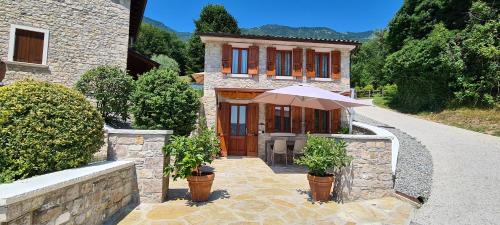 Valmareno House | Guest Rated 9.4: Casa Rivetta with Oceanfront Views