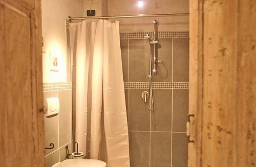 Pieve Fosciana House | Casa Robia A: Cozy Apartment with Free Wi-Fi in Garfagnana