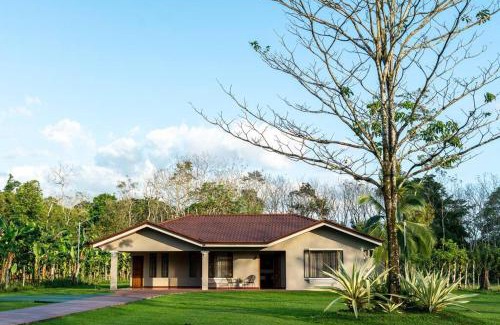 La Fortuna House | Unforgettable Oceanfront Retreat at Casa Roble Fortuna
