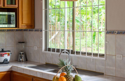 El Tanque House | Discover Casa Roble Fortuna: Family-Friendly Getaway