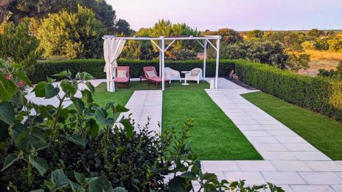 Salvaterra de Magos House | Pet-Friendly Haven: Casa Robusto with Kitchen Amenities