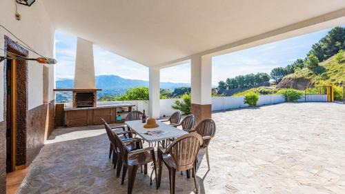 El Borge Villa | Relax at Casa Rocio Almachar - 4-Star Stay with Pool