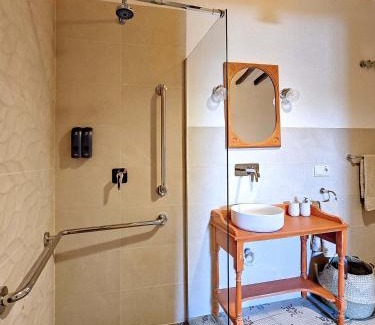 Pinoso Bed & Breakfast | Relax at Casa Rodriguillo with Oceanfront Views & Pool