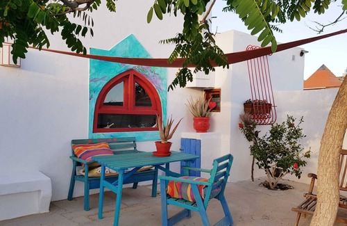 Tuineje House | Pet-Friendly Casa Romántica Fuego: Oceanfront Retreat