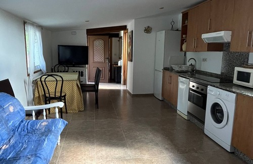Carcacia Cottage | Quaint CASA ROMEO: Experience Galician Architecture & Spa
