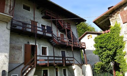 Delebio House | Welcoming Casa Ronit: Pet-Friendly and Family-Approved Stay