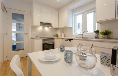 Cadiz Apartment | Exceptional Casa ROS PLAYA with Ocean View & Free Parking